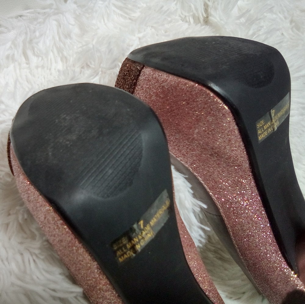 Multi-Color High Heel Pump - Picture 4 of 9